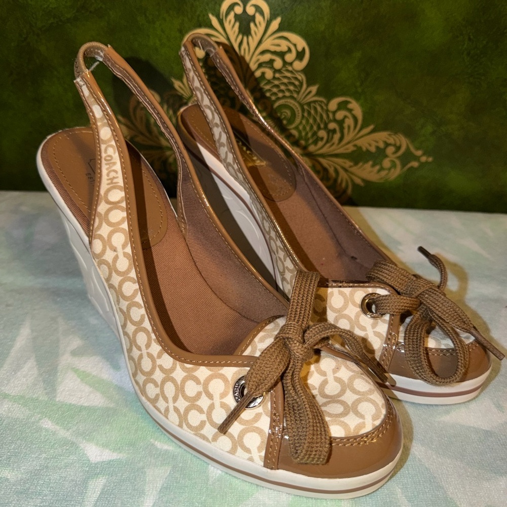 Coach Brown and White Logo Slingback Wedge Emilianna Y2K vintage